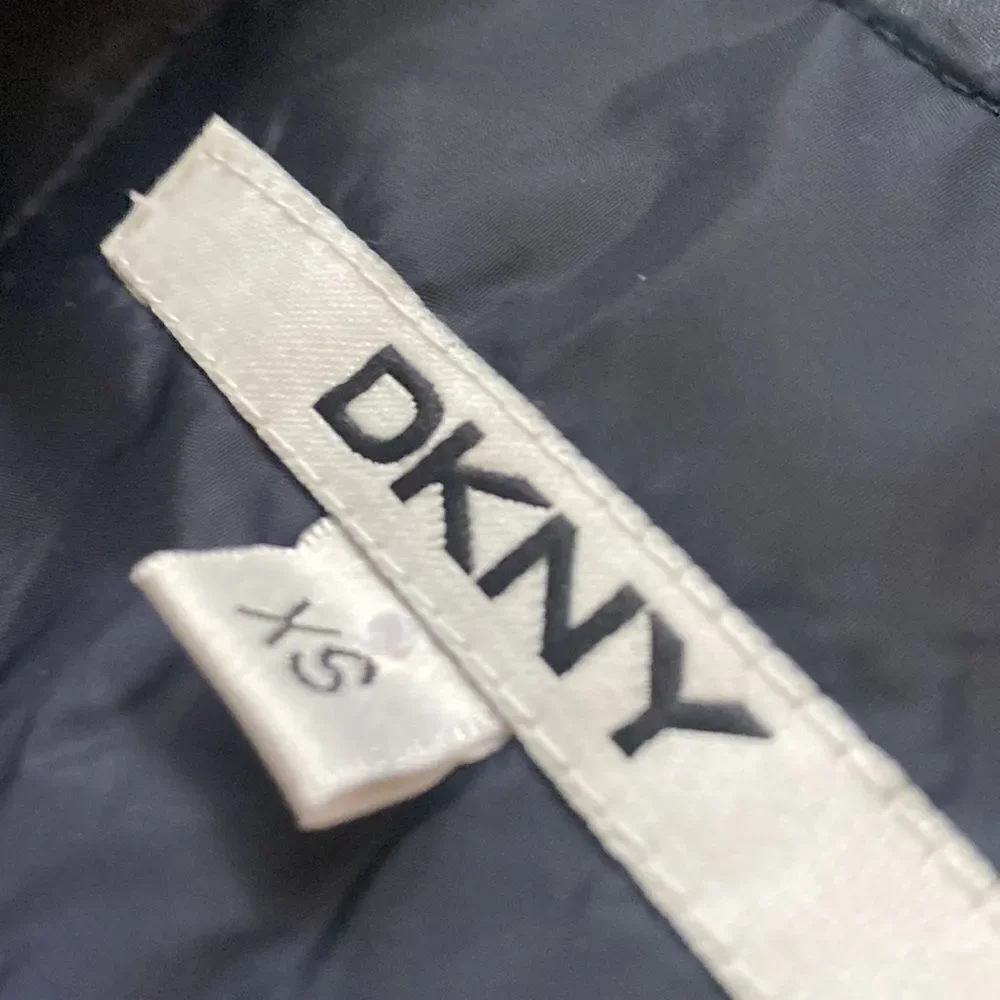$250 DKNY Puffer Coat Black Fur Trim NAVY XS